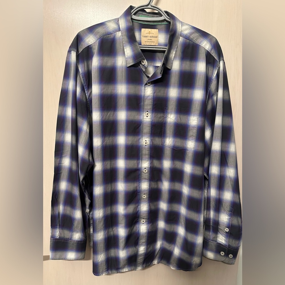 Tommy Bahama men’s size XL button down plain long sleeve shirt. Dress shirt